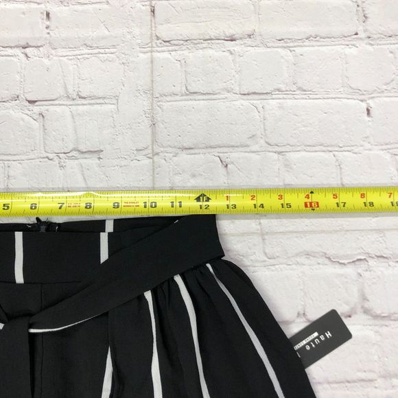 NWT Haute Monde Women Shorts with Skirt Size Small Stripes B237 -12 - Picture 14 of 16